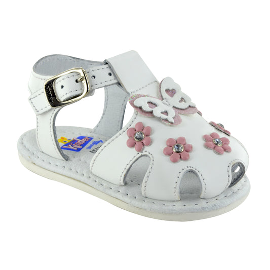 Sandalia para bebe blanca con flores rosas y mariposas de nuestra sección de primeros pasos. Zapatos para los más pequeños de la última colección de moda infantil con diversos estilos para todas las ocasiones.
